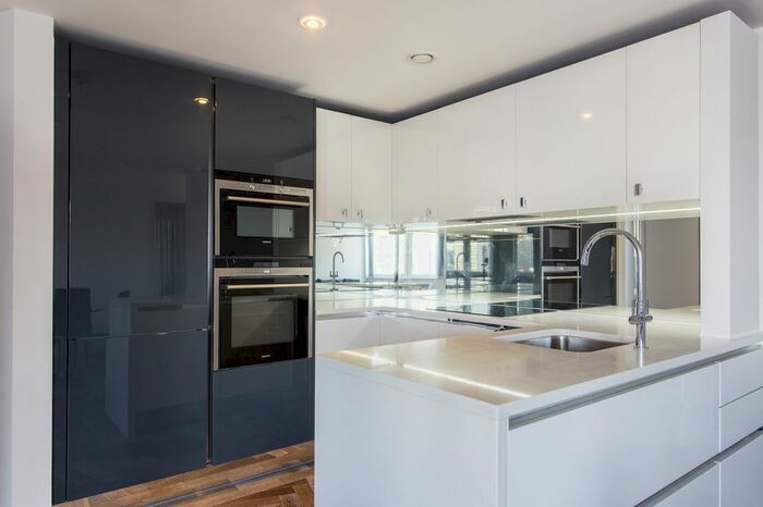 2 Bedroom Flat To Rent In Eagle Point, City Road, London, EC1V