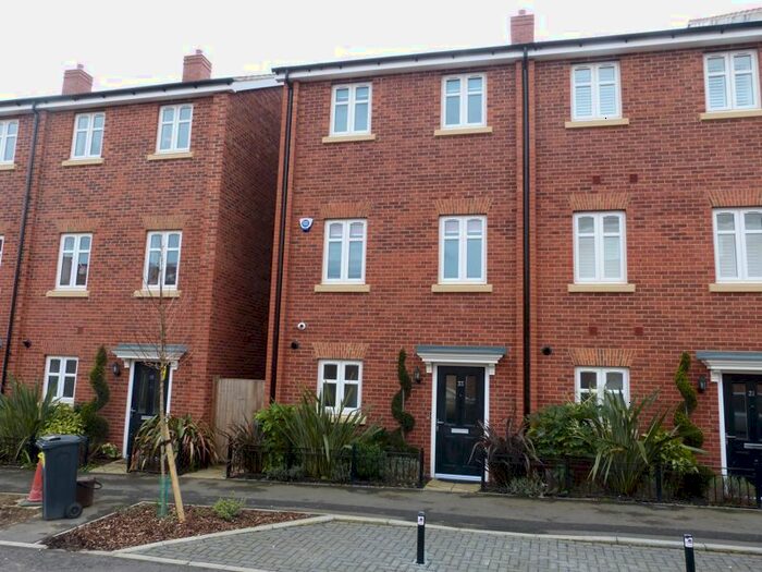 4 Bedroom Property To Rent In Archer Way, Enfield, EN2