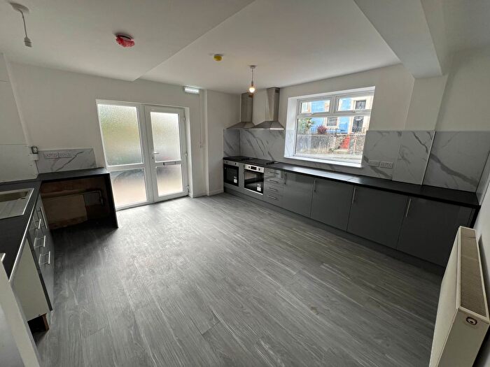 6 Bedroom Terraced House To Rent In Brangwyn Grove, Bristol, BS7