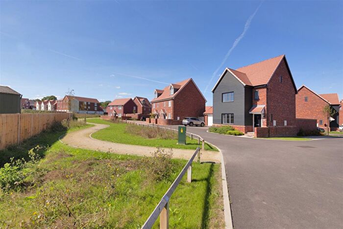 4 Bedroom Detached House For Sale In Thompson Close, Paddock Wood, Tonbridge, TN12