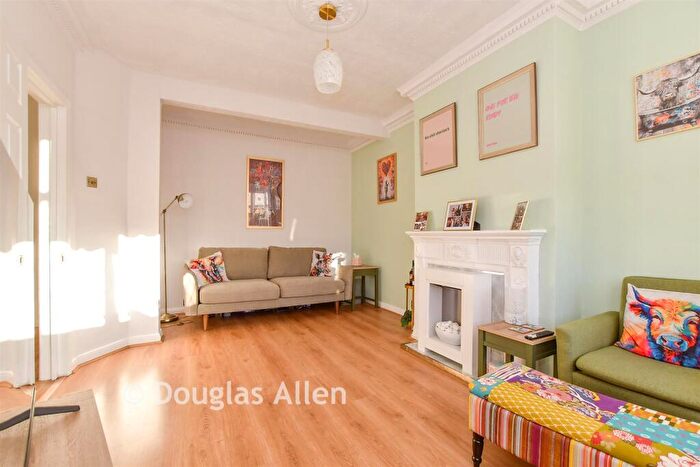 4 Bedroom Terraced House For Sale In Collier Row Lane, Collier Row, Romford, Essex, RM5