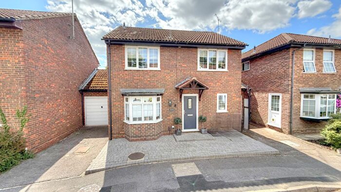 4 Bedroom Detached House For Sale In Longmead, Liss, Hampshire, GU33