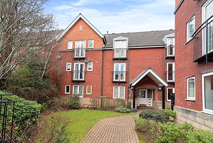 2 Bedroom Apartment To Rent In Halliard Court, Cardiff Bay, CF10