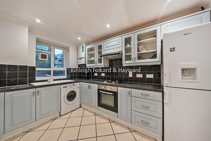 4 Bedroom Flat To Rent In Esher Gardens, London, SW19
