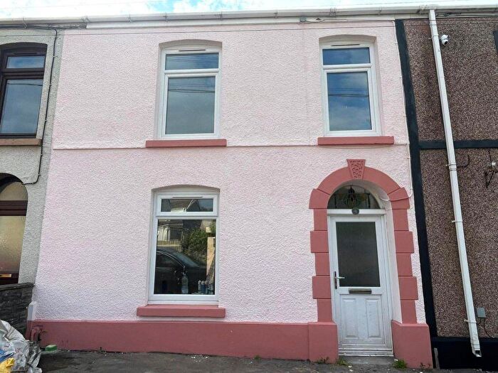 3 Bedroom House To Rent In Gurnos Road, Swansea, SA4
