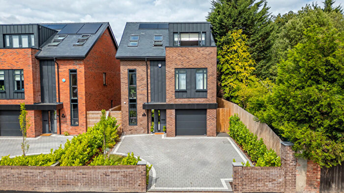 4 Bedroom Detached House For Sale In Main Road, Wilford, NG11