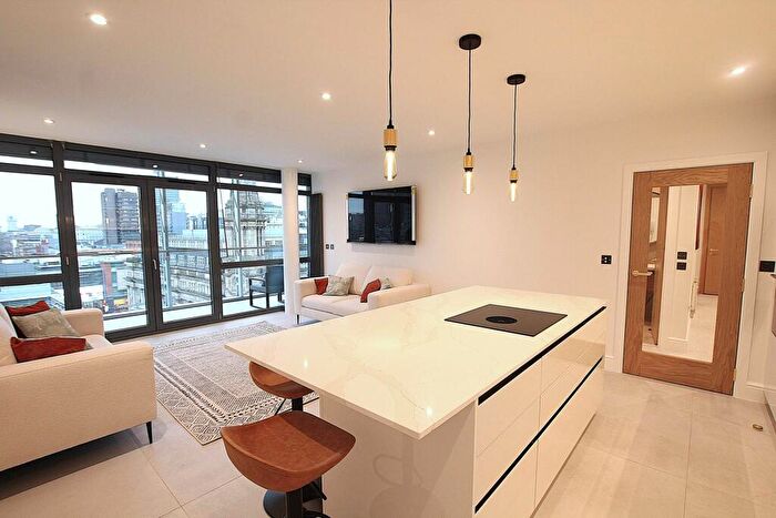 2 Bedroom Apartment To Rent In Deansgate, Manchester, NO1