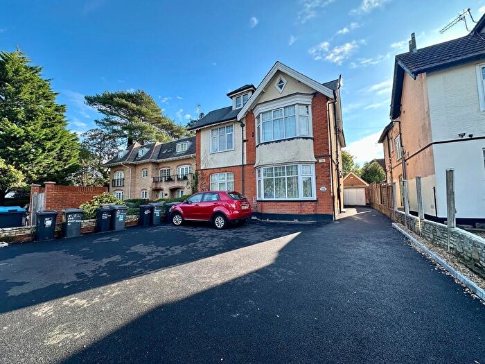 1 Bedroom Flat To Rent In Holdenhurst Road, Bournemouth, BH8