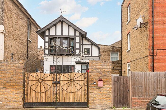 4 Bedroom Detached House To Rent In Ringford Road, London, SW18