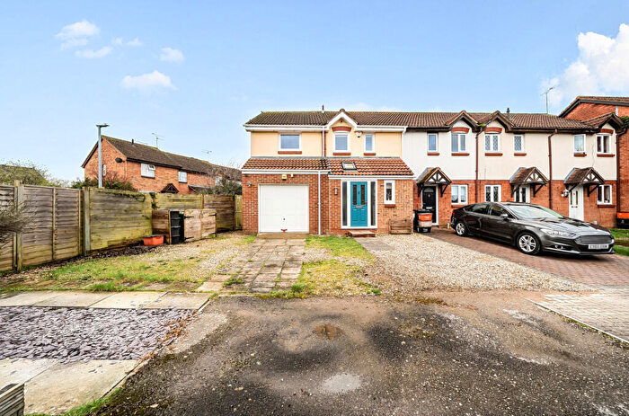 4 Bedroom End Of Terrace House For Sale In Ixworth Close, Shaw, Swindon, SN5