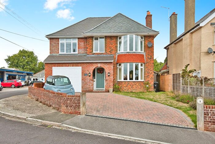 5 Bedroom Detached House For Sale In Beaconfield Road, Yeovil, BA20