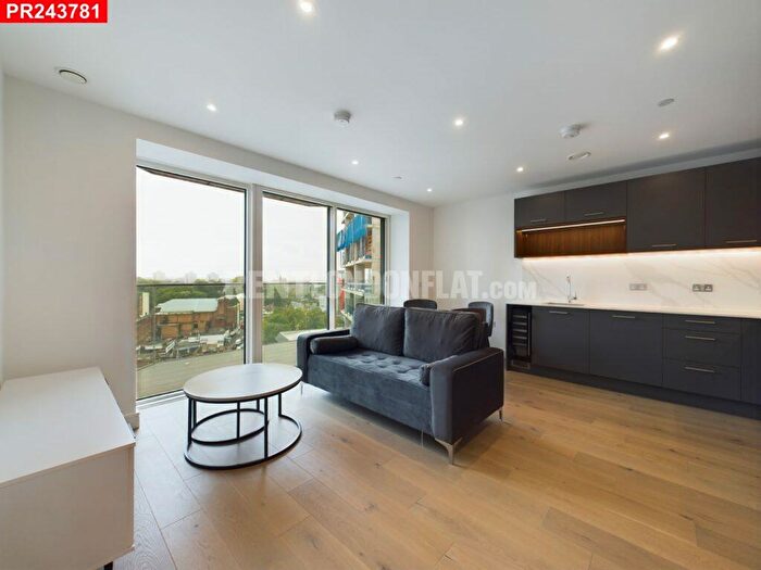 1 Bedroom Flat To Rent In Brigadier Walk, Woolwich, – Bedroom Flat, SE18