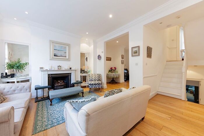4 Bedroom Town House To Rent In Elizabeth Street, London, SW1W