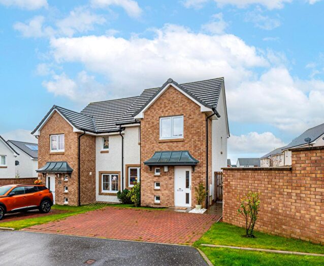 3 Bedroom Semi-Detached House For Sale In Limekilns Crescent, Stirling, FK7