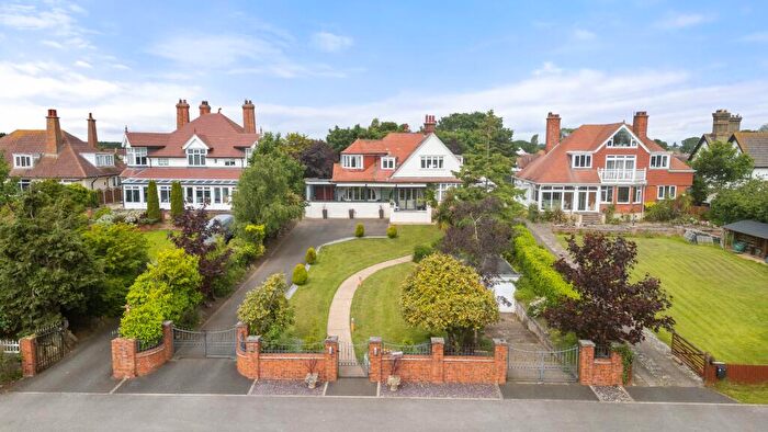 5 Bedroom Detached House For Sale In Sea Front Road, Skegness, PE25