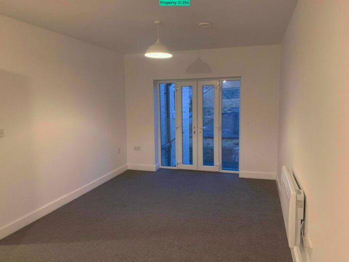 1 Bedroom Apartment To Rent In Caldercliffe Road, Huddersfield, HD4