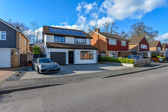 4 Bedroom Detached House For Sale In Woodlands Road, Aylesford, ME20
