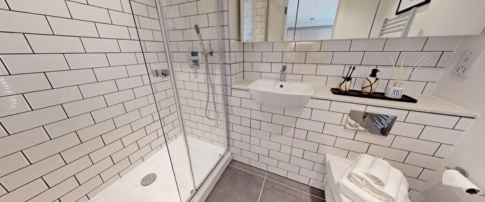 1 Bedroom Flat To Rent In Dumballs Road, Cardiff, CF10