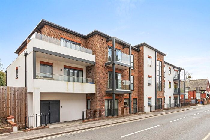 2 Bedroom Flat To Rent In Gordon Road, High Wycombe, HP13