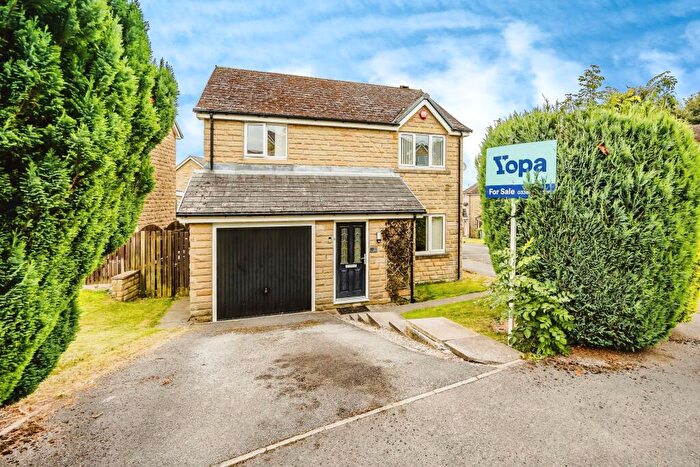 4 Bedroom Detached House For Sale In Ponyfield Close, Huddersfield, HD2