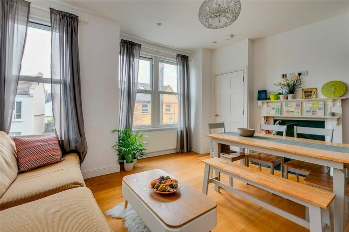 2 Bedroom Flat To Rent In Becklow Road, London, W12