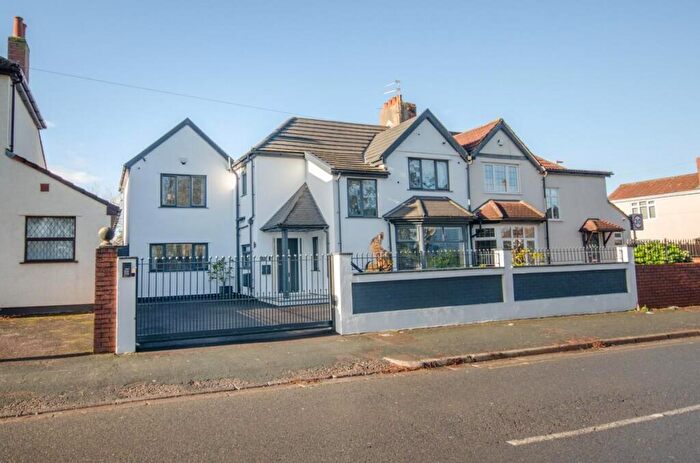 4 Bedroom Semi Detached House For Sale In Park Road, Staple Hill, Bristol, BS16