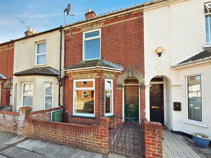 3 Bedroom Terraced House For Sale In Worthing Road, Lowestoft, Suffolk, NR32