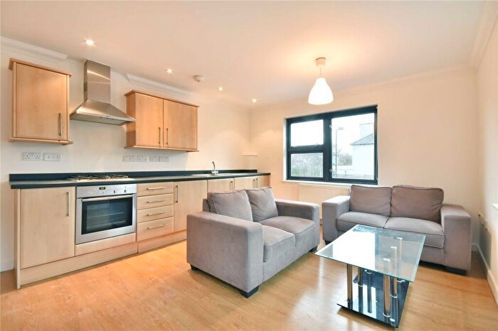 2 Bedroom Flat To Rent In College Road, Kensal Green, NW10