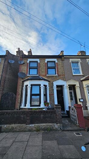3 Bedroom Terraced House To Rent In Francis Avenue, Ilford, IG1
