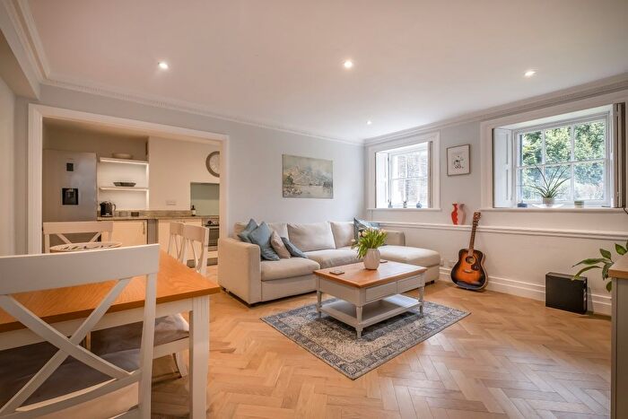 1 Bedroom Flat To Rent In Portland Terrace, The Green, Richmond, TW9