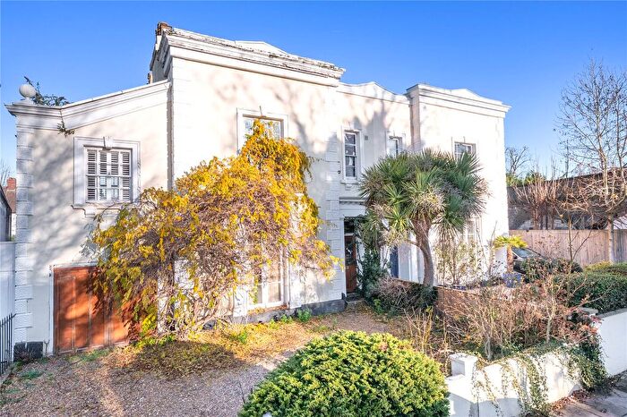 3 Bedroom Semi Detached House For Sale In Popes Grove, Twickenham, TW2