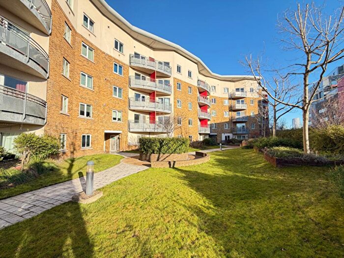 1 Bedroom Flat To Rent In John Bell Tower, Pancras Way, Bow, E3
