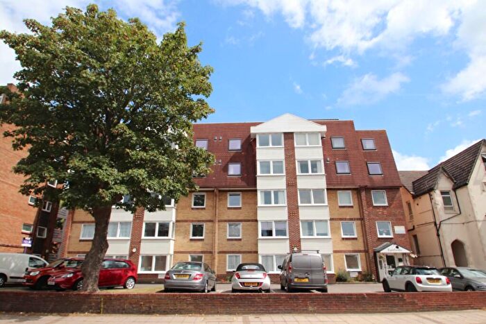 2 Bedroom Retirement Property For Sale In Victoria Road North, Portsmouth, Hampshire, PO5