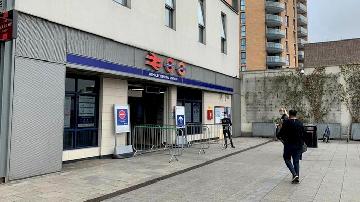 4 Bedroom Semi-Detached House To Rent In Lomond Close, Wembley, HA0