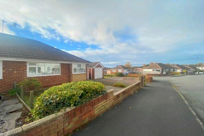 2 Bedroom Bungalow To Rent In Bendee Avenue, Neston, CH64