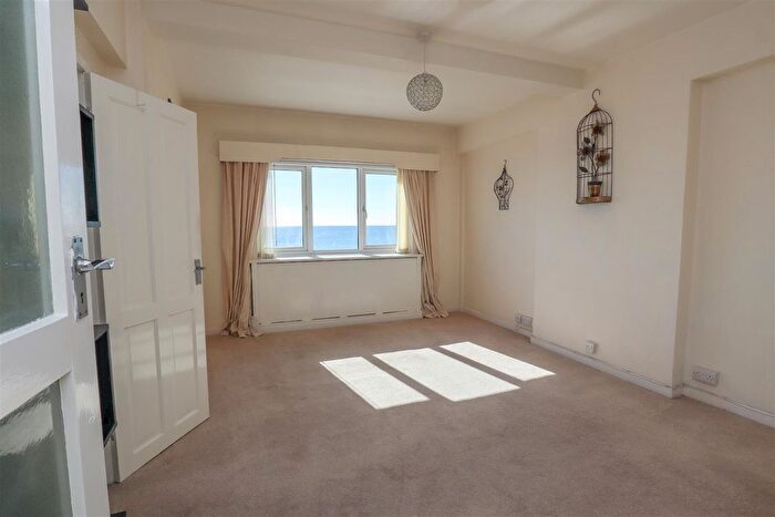 1 Bedroom Flat For Sale In Marine Court, St. Leonards-On-Sea, TN38