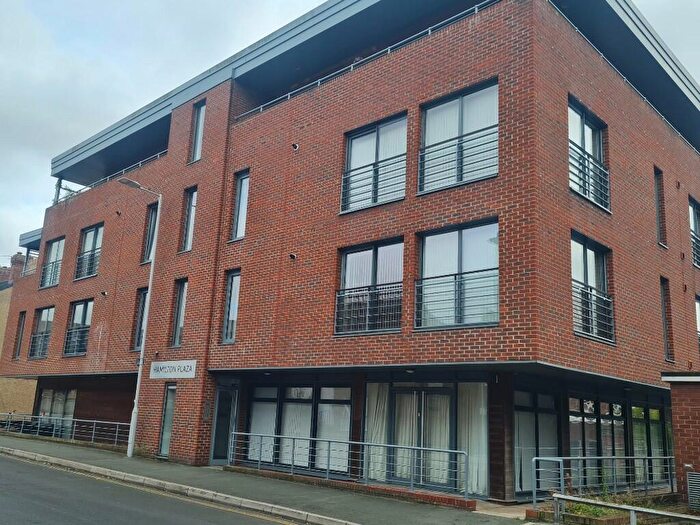 2 Bedroom Flat To Rent In Duncan Street, Birkenhead, Wirral, Merseyside, CH41