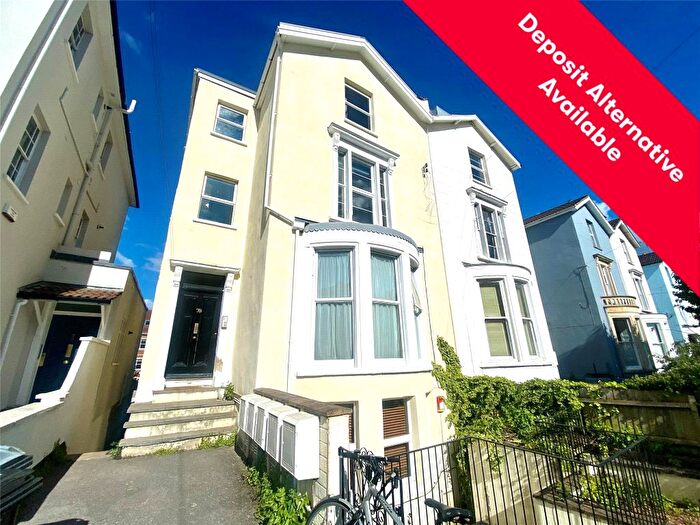 2 Bedroom Flat To Rent In Hampton Park, Bristol, Somerset, BS6