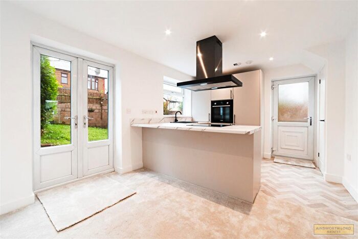 3 Bedroom Detached House To Rent In Bed Detached, Teal Close, Blackburn, BB1