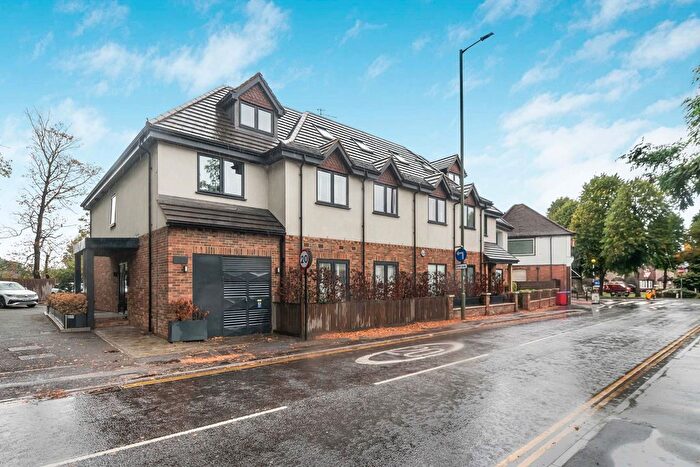 2 Bedroom Flat For Sale In Westhall Road, Warlingham, CR6