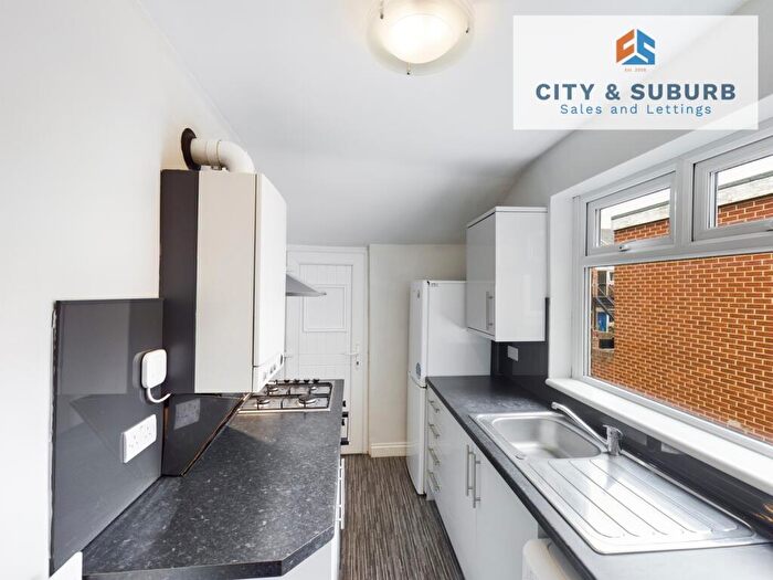 3 Bedroom Flat To Rent In Spencer Street, Heaton, Newcastle Upon Tyne, Tyne And Wear, NE6