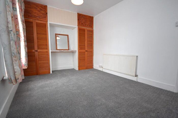 3 Bedroom Terraced House For Sale In Stanley Street, Reading, Berkshire, RG1