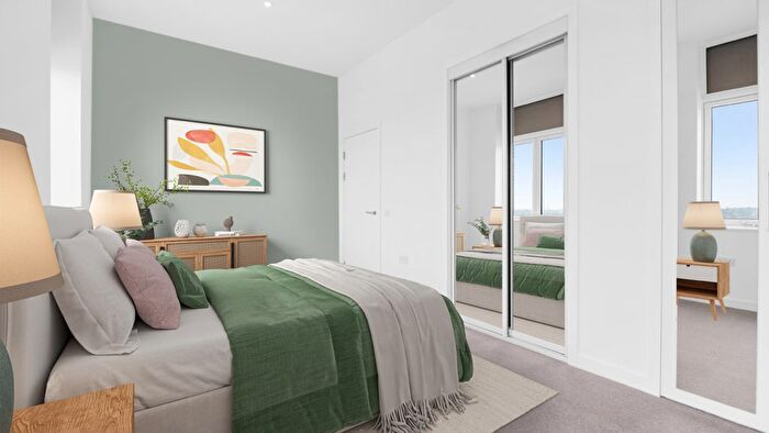 2 Bedroom Flat For Sale In Choral Street, Brent Cross, NW2