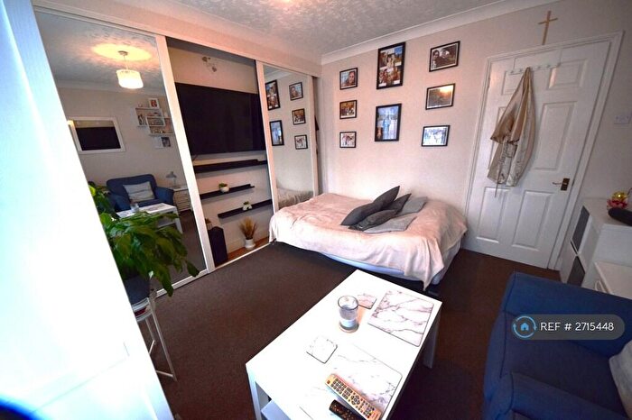 1 Bedroom Flat To Rent In Richmond Road, Reading, RG30