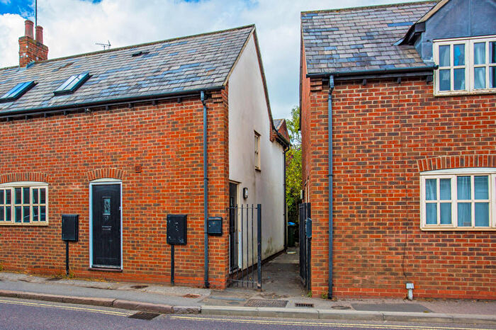 1 Bedroom Apartment To Rent In Stratford Road, Buckingham, MK18