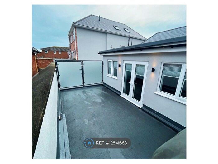 2 Bedroom Flat To Rent In Cheriton Road, Folkestone, CT19