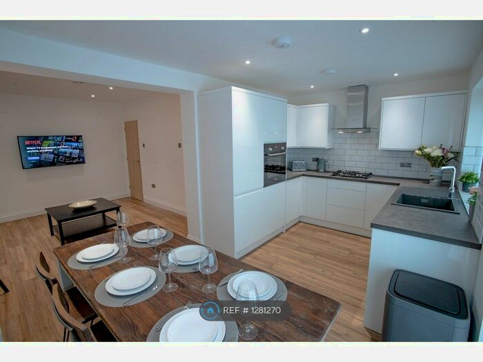 5 Bedroom Semi-Detached House To Rent In Lower Road, Orpington BR5