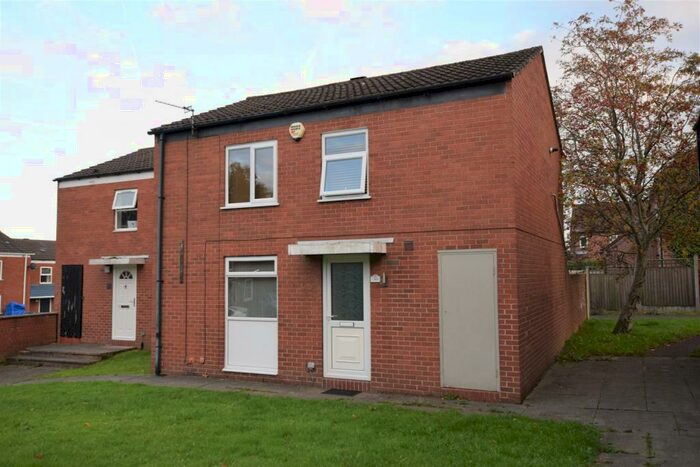 3 Bedroom Semi-Detached House To Rent In Eaglais Way, Macclesfield, SK10