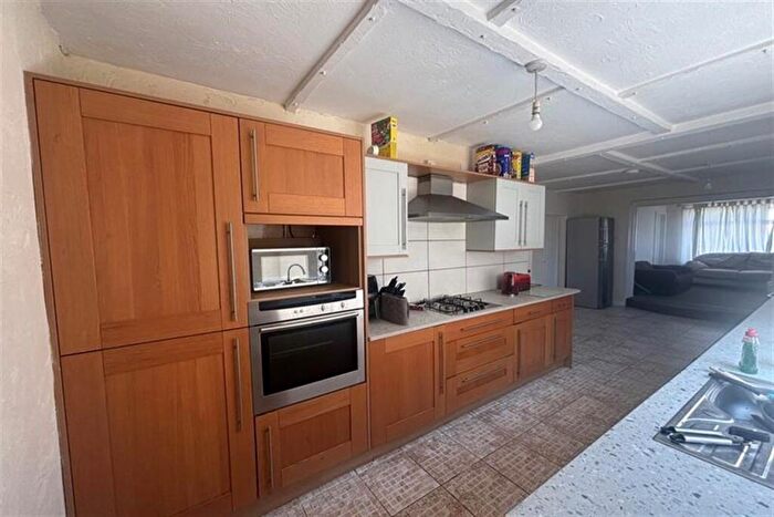 5 Bedroom Detached Bungalow To Rent In Bedroom Detached Chalet Bungalow In Wallisdown, BH12