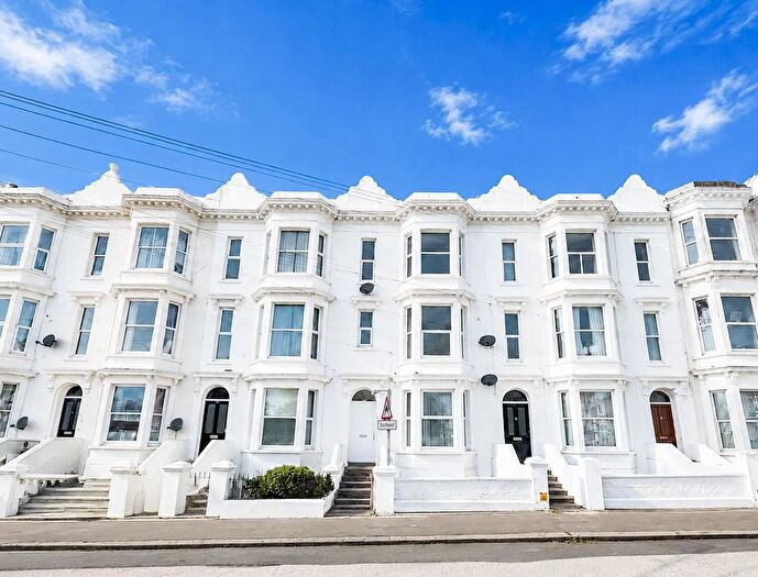 1 Bedroom Flat For Sale In Priory Road, Hastings, TN34